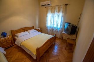 Apartments by the sea Starigrad, Paklenica - 25400 - 1