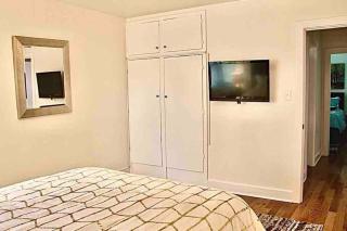 Large Fenced Yard, Pool Table, Disney Central - Fullerton - 1