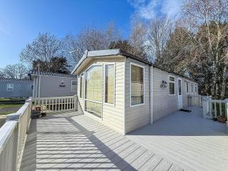 Fantastic Caravan At Broadland Sands Holiday Park Nearby Lowestoft Ref 20003Sv - 3