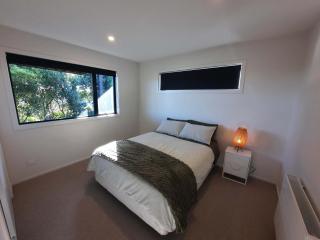 New modem home with ocean and golf course views - 1