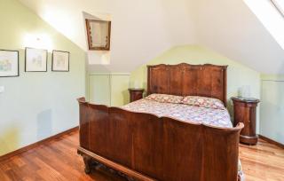 Gorgeous Apartment In Merone With Swimming Pool - 5