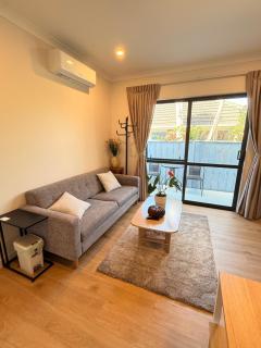 Modern Private 2BR Unit in Takapuna - 4