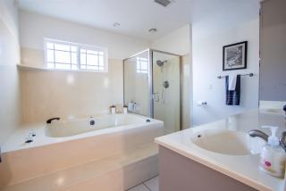 4BR Group Retreat w Golf Green, Poker & Fire Pit - San Diego - 2