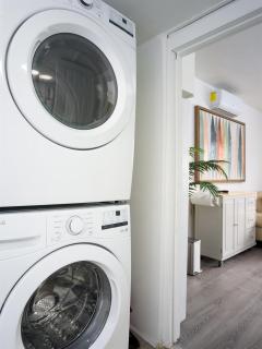 Private 1BR w Yard & King Bed Simi Valley - 2