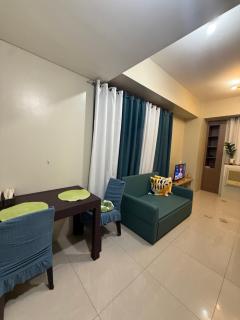 Corner unit at One Palm Tree Villas - Manila - 2