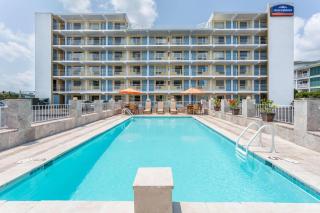 Howard Johnson by Wyndham Virginia Beach At The Beach - 6