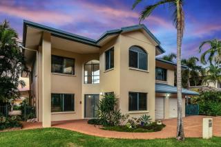 Villa Marina Darwin: 4 bed, 3 bath w/ Pool+Cinema! - 2