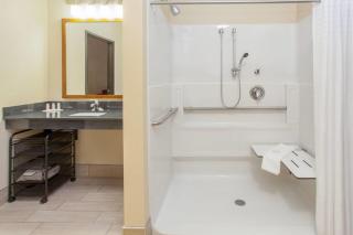 Baymont by Wyndham Grand Forks - 5