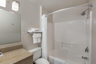 Ramada by Wyndham Platte City KCI Airport - 3
