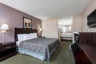 Days Inn by Wyndham Lugoff - 3