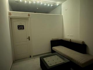 Flat in Noida near gaur mall - 1