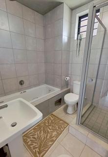 Private Room in a 2-Bed Apartment Shared - 2