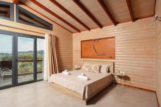 Hilltop Chalet 5 - 9