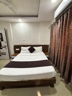 Hotel Regal Edge - 9