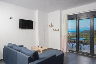 Hilltop Apartment 7 - 7