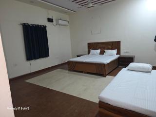 Shri Hit Sadan home stay - 9