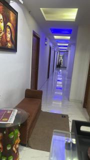 Hotel Abhinandan Arya Family Hotel - 700 meter away from Ram mandir - 4