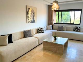 Luxury 3BR Apartment - 5 Pools - City Center - Family & Groups Friendly - 0