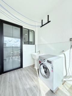 Comfort living three bedroom apartment with fully equipped gym swimming pool private parking space ,child play area and amazing scenic views which offers comfort and luxurious lifestyle - 1