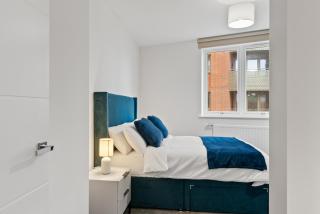 Riverside Flat Near Heathrow 2 Bed - 9