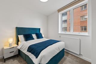 Riverside Flat Near Heathrow 2 Bed - 5