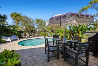 Private Pool Home-walk to bch & vacay like a local - 0