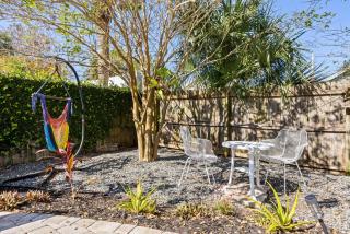 Private Pool Home-walk to bch & vacay like a local - 1