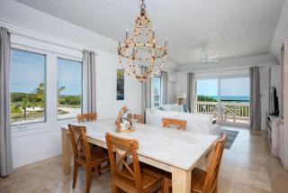 Lux Condo w/Views, Htd Pool, Priv. Beach, Golf Cart, Kayaks, AS SEEN ON HGTV - Governors Harbour - 4