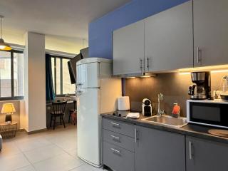 Spacious Apartment - Heart of Athens - 7