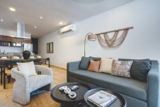 Luxury 2BR Retreat with Private Pool & Spa - 7