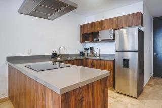 Luxury 2BR Retreat with Private Pool & Spa - 2