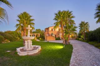 Relaxation Oasis with Pool 4 Bedrooms, 2 Bathrooms - 8