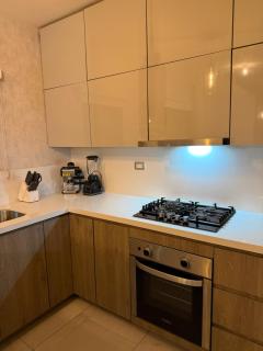 Depa equipado planta baja, alberca, gym y excelente ubicación, a 10min de estadio BBVA sede del mundial - 7