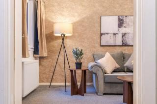 Comfortable 3BR House Glenrothes Parking WiFi - 9