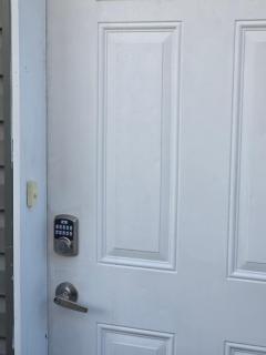 Comfortable Stay Evanston NW - Near YYC Airport, Highways, Shopping & Parks - 6