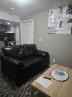 Comfortable Stay Evanston NW - Near YYC Airport, Highways, Shopping & Parks - 1