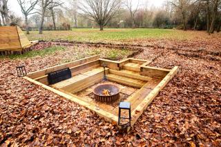 Countryside Cabin on 5 Acres Countryside with Outdoor Firepit, Cinema and converted Stables - 9