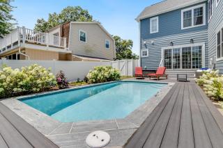 Country club drive 207 - 8