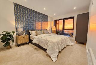 Unique 2-Bed, 2-Bath Apartment with Private Terrace, Near Leeds Bus Station & City Centre - 6