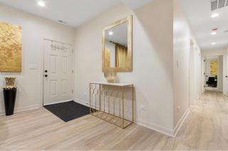 Modern 3BR Apt Near United Center - 7