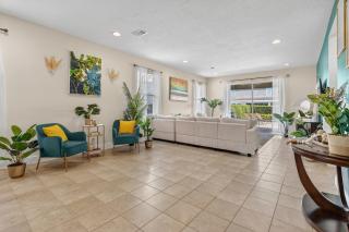 Newly Renovated 2026 - 11BR Large Home with Private Pool & Spa near Disney - Orlando - 1