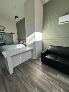 TH24 Midnight Moon Tiny Home - 15 min to Sedona - 6
