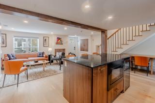 Bond Designer Home 3BR Parking Central DT - 1