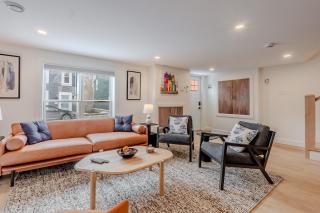Bond Designer Home 3BR Parking Central DT - 4