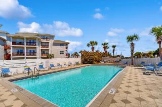 3rd Floor Bright Gulf-Front Condo with Views Close To Entertainment - 8