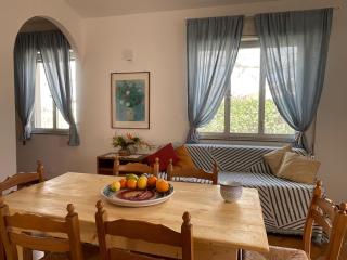 Villa Robinia, a 150m dalla spiaggia di San Lorenzo - 0