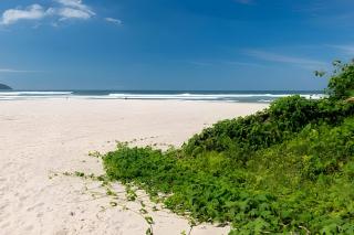 Pé na areia, 4 suítes, canto nobre Camburi - 4