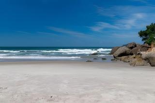 Pé na areia, 4 suítes, canto nobre Camburi - 3