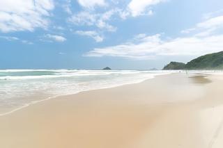 Pé na areia, 4 suítes, canto nobre Camburi - 2