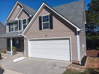 Private 4-Bedroom Home for Your Next Adventures - 9